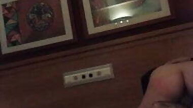 Espanhola Leva Pau no Hotel