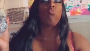 Fey Sinclair eating burrito