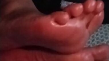 Step-Mom Oily Big Soft Wrinkled Bbw Soles Flexing(I Love Them Soles)