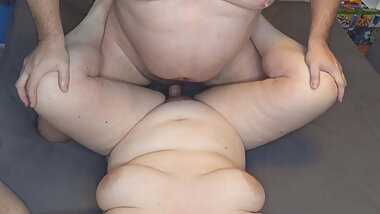 MILF BBW gets creampie