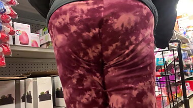 Tall deep wedgie – black mature granny, dick out, wanting to bust 1