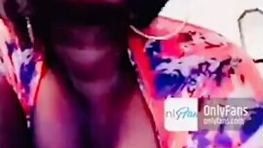 Beautiful azz Bbw Wife sucking my dick so nasty & spit at my camera