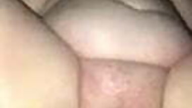 Die Sklavinfotze wird aufgefistet