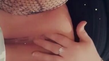 Bbw plays with fat wet pussy