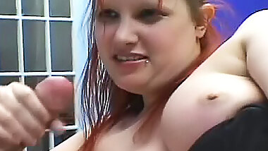 She is a facesitting chubby beauty