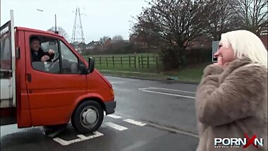 BBW UK amateur girl pissing outdoors