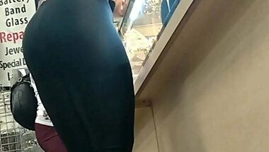 Juicy booty slim ebony