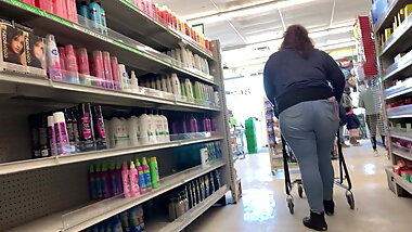 Big booty white bbw sexy bending
