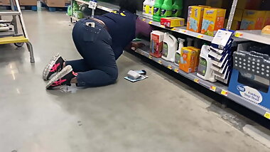 Gilf WM employee bending