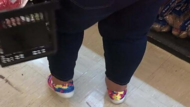 Huge Booty Milf from Up the Street