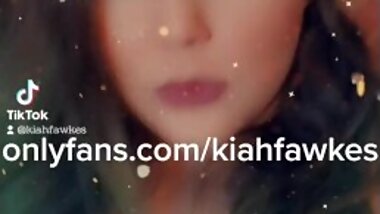 Rubbing my Pussy For You