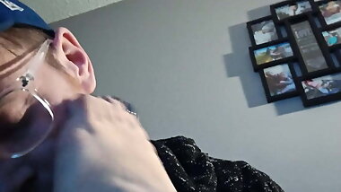 Sucking her toes while we pump her clit