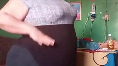 Madura moviendo su culote pt.2