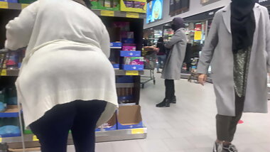 UNBELIEVABLE GINORMOUS GILF (preview)