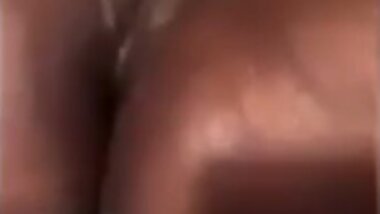 Making my wet pussy squirt