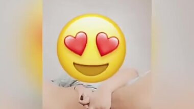 Young BBW shocked at how much she squirts!