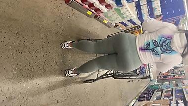 Pawg BBWs love attention