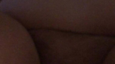 Fingering Curvy wife