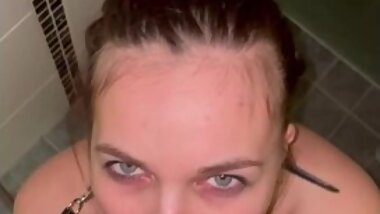 Daddy’s teen submissive slut engoing by sloppy sucking my big cock! Deepthroat