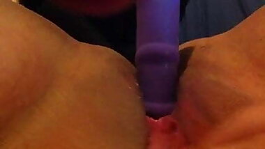 BBW using vibrator wet pussy
