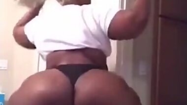 Ssbbw/bbw big monster booty ass clapping pt.4