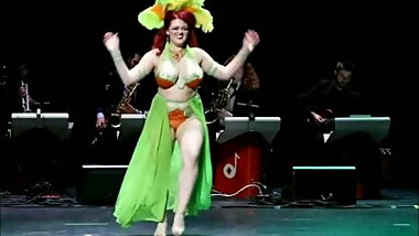 Curvy BBW Ladies in Burlesque show