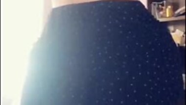 BBW squeezes big ass in tight leggings