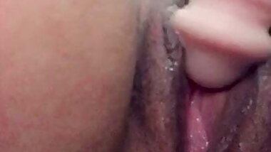 Amateur masturbation