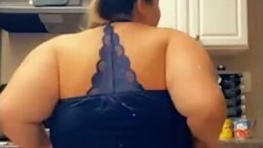 Fishnet bbw Latina twerking