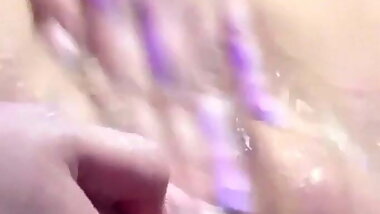 Lots of juicy squirt