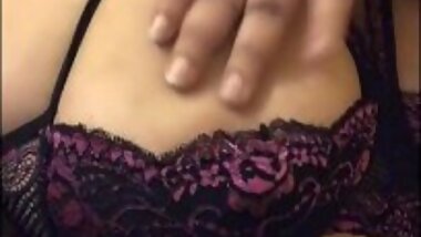 OhLavishOne - Huge Naturals w/ nip slip?