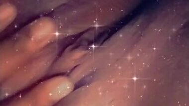 Rubbing My Phat Pussy