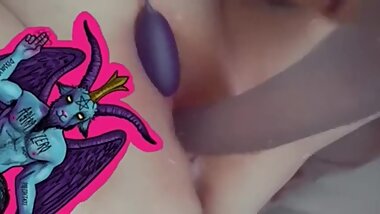 Teen Sends a Nauhty Snapchat to Daddy