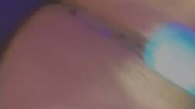 Light skin masturbating with toy anal pawg